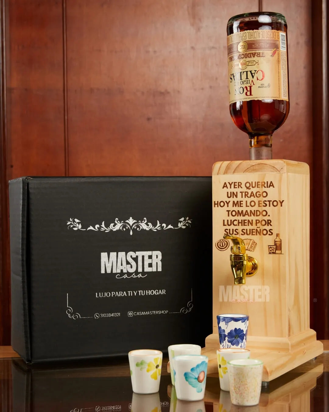 Dispensador de licor Master® Madera