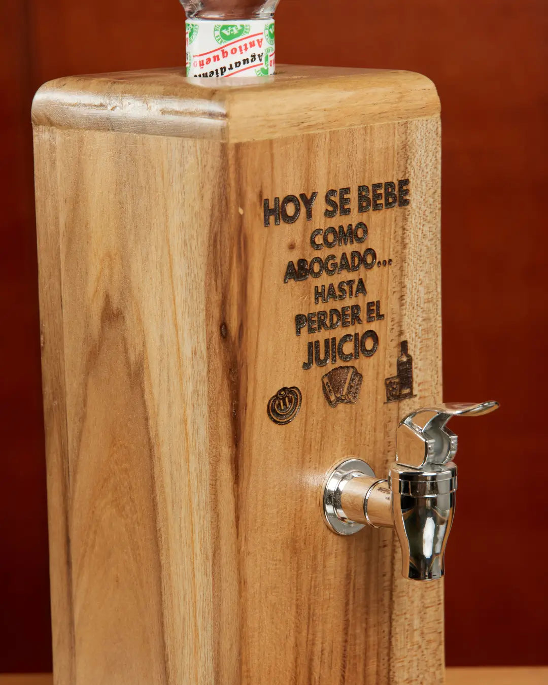 Dispensador de licor Master® Nogal