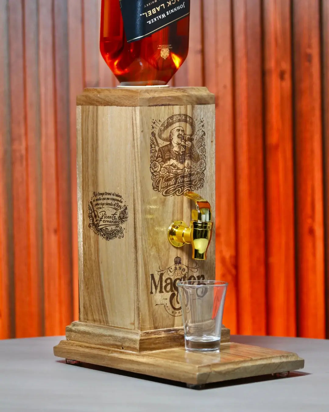 Dispensador de licor tributo cantantes