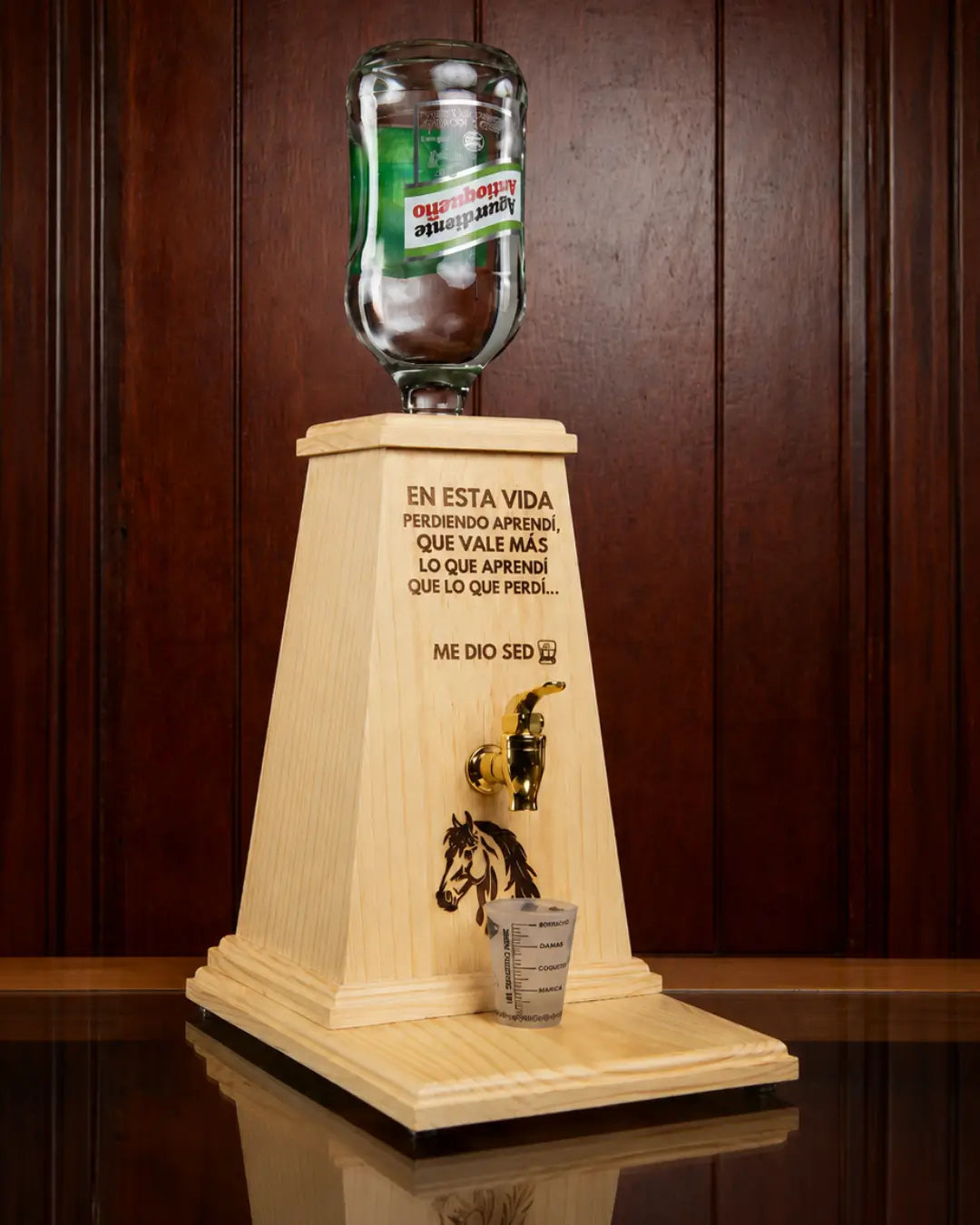 Dispensador de licor en Piramide