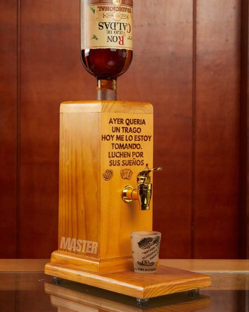 Dispensador de licor Master® Marrón